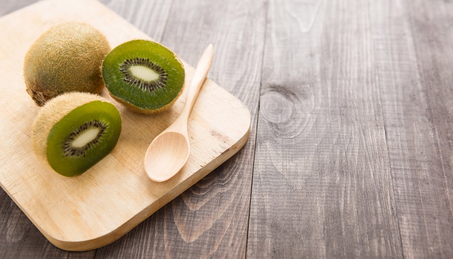 Kiwis on a cutting board